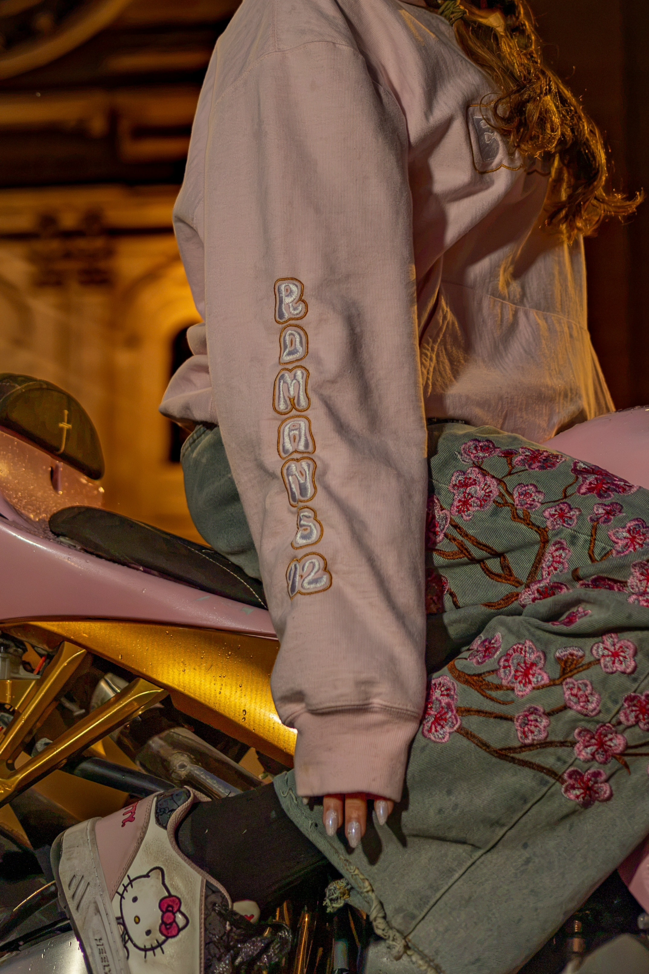 Pink Love Everybody Hoodie — detail